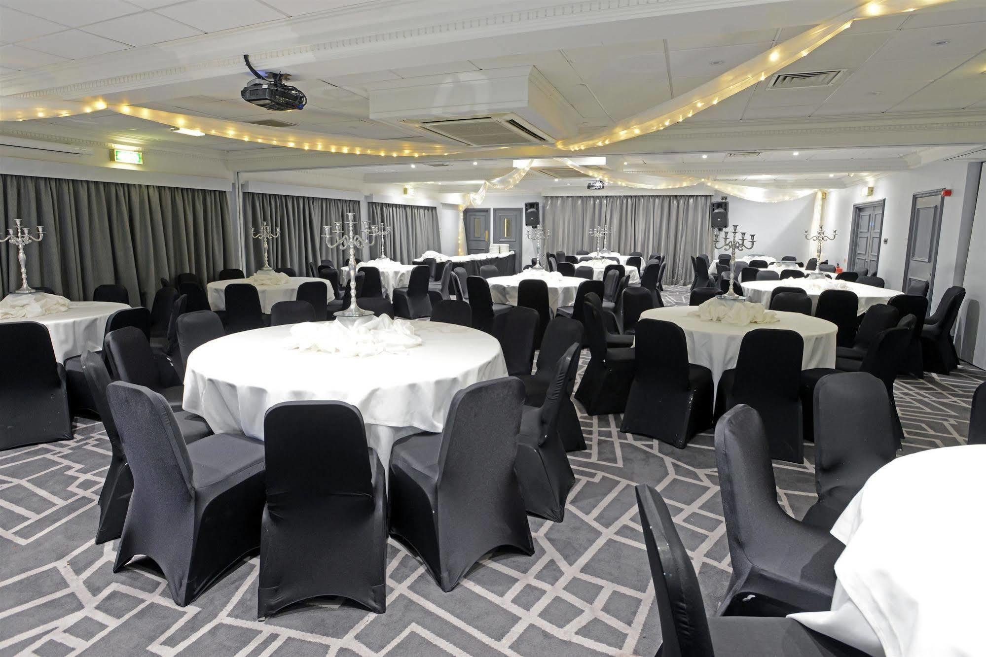 Village Hotel Hull キングストン・アポン・ハル エクステリア 写真